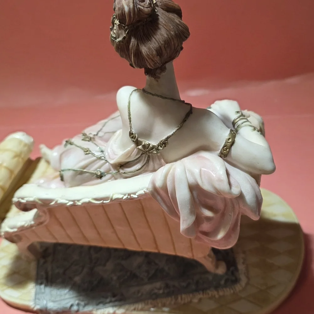Collection Vintage Porcelain Statue - Picture 2 of 10